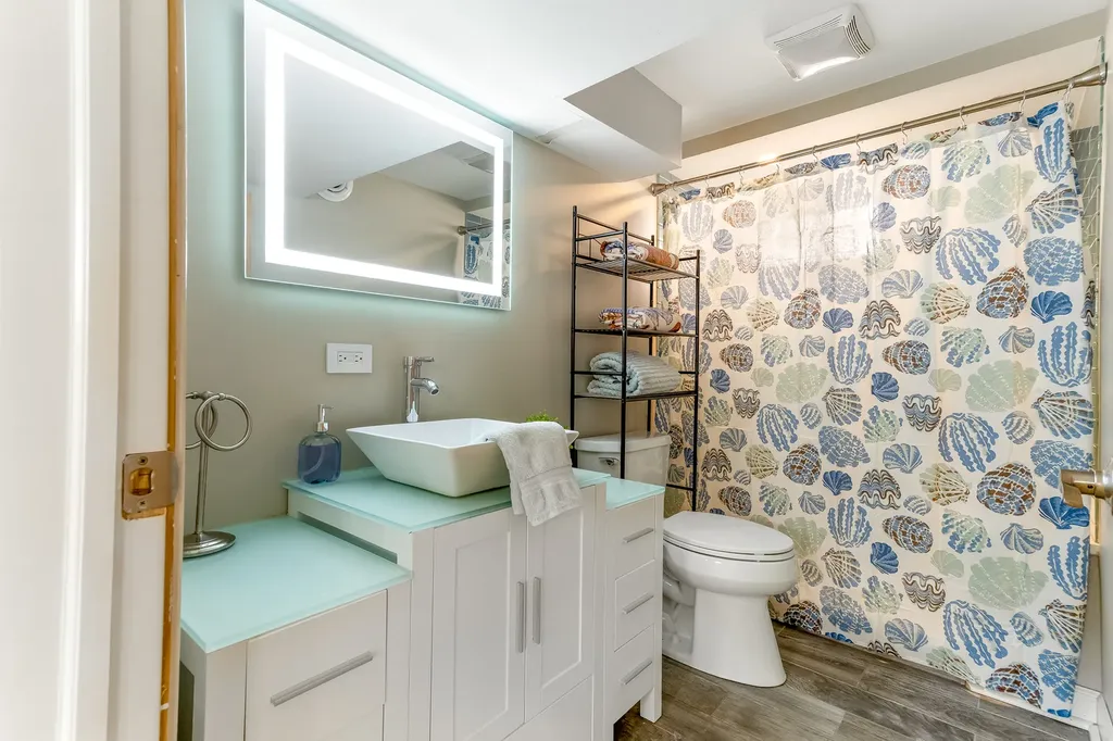 5815 North Oketo Avenue Chicago IL 60631