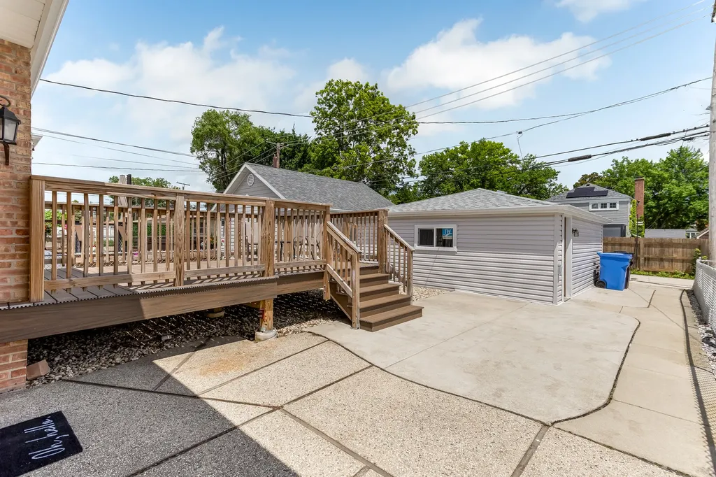 5815 North Oketo Avenue Chicago IL 60631