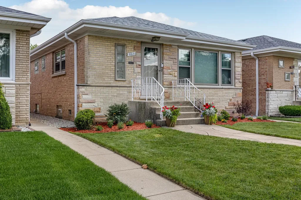 5815 North Oketo Avenue Chicago IL 60631