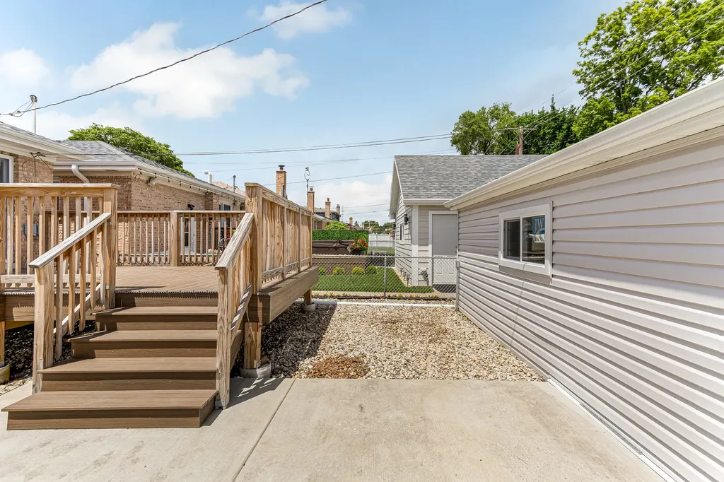 5815 North Oketo Avenue Chicago IL 60631