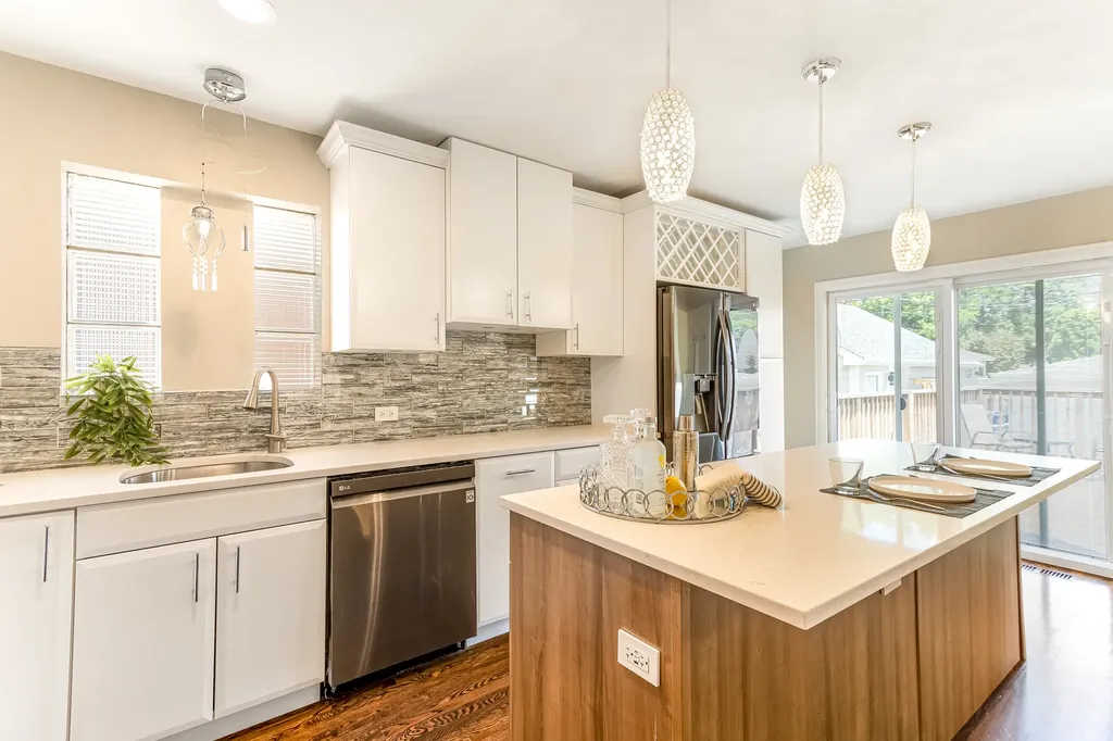 5815 North Oketo Avenue Chicago IL 60631