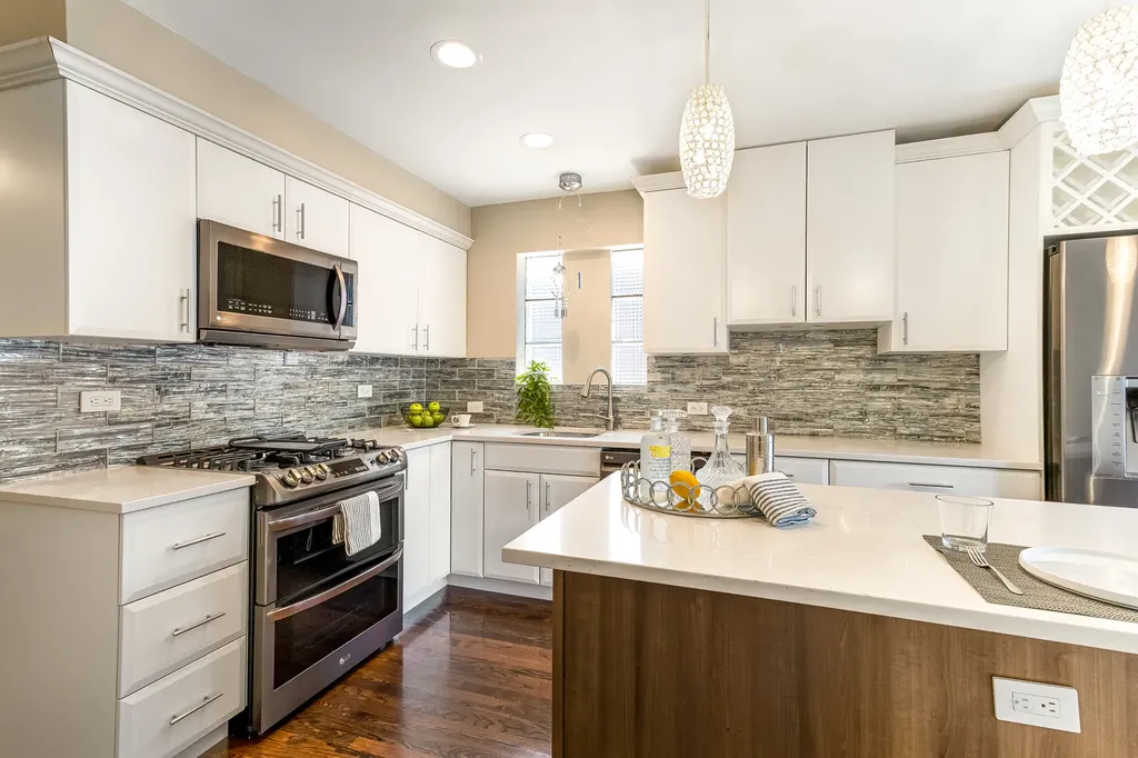 5815 North Oketo Avenue Chicago IL 60631