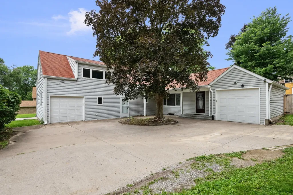 1321 46TH Avenue Rock Island IL 61201