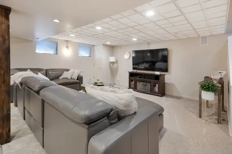 5 Vernon Court South Elgin IL 60177