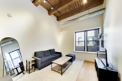 1050 West Hubbard Street Chicago IL 60642
