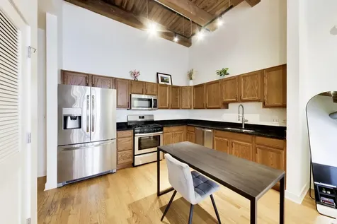 1050 West Hubbard Street Chicago IL 60642