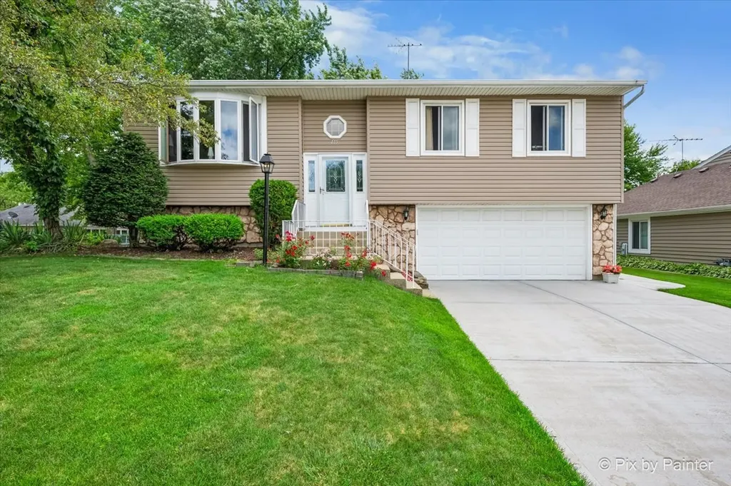 445 Harvest Lane Roselle IL 60172