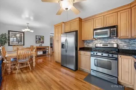 445 Harvest Lane Roselle IL 60172