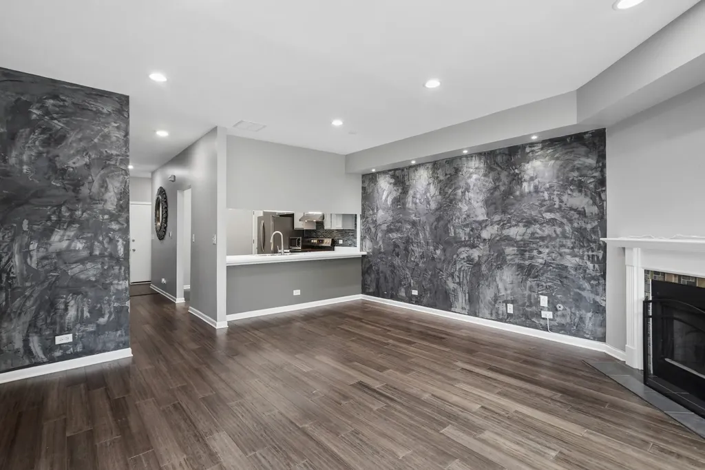 1264 Cranbrook Drive Schaumburg IL 60193