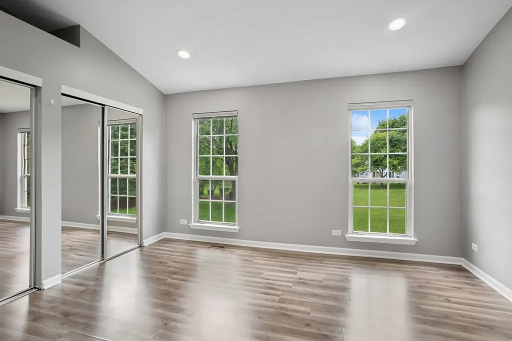 1264 Cranbrook Drive Schaumburg IL 60193