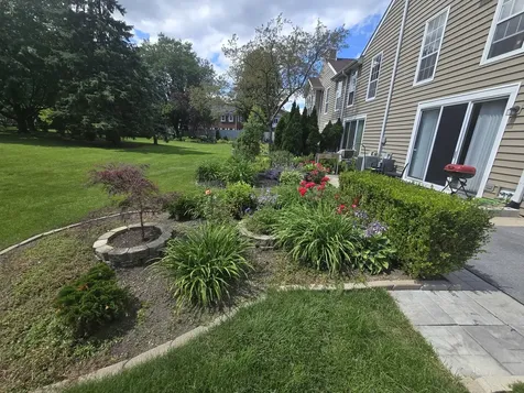 1264 Cranbrook Drive Schaumburg IL 60193