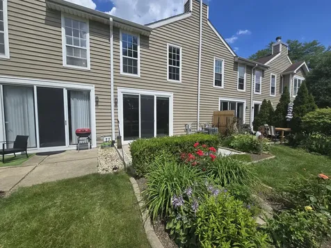 1264 Cranbrook Drive Schaumburg IL 60193