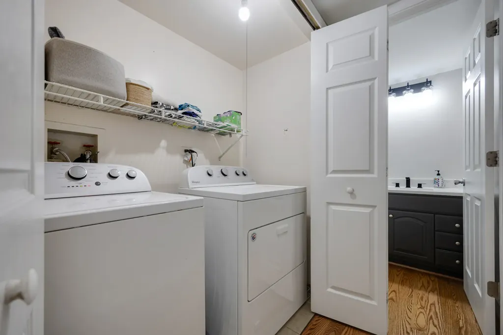 25W055 Canary Court Naperville IL 60540