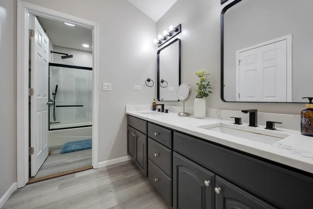 25W055 Canary Court Naperville IL 60540