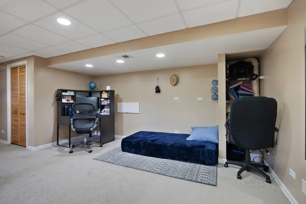 25W055 Canary Court Naperville IL 60540