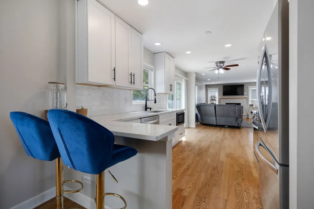 25W055 Canary Court Naperville IL 60540