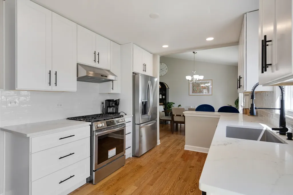 25W055 Canary Court Naperville IL 60540