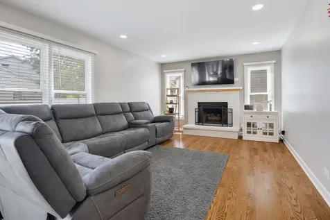 25W055 Canary Court Naperville IL 60540