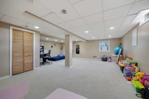 25W055 Canary Court Naperville IL 60540