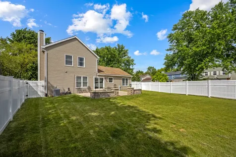 25W055 Canary Court Naperville IL 60540