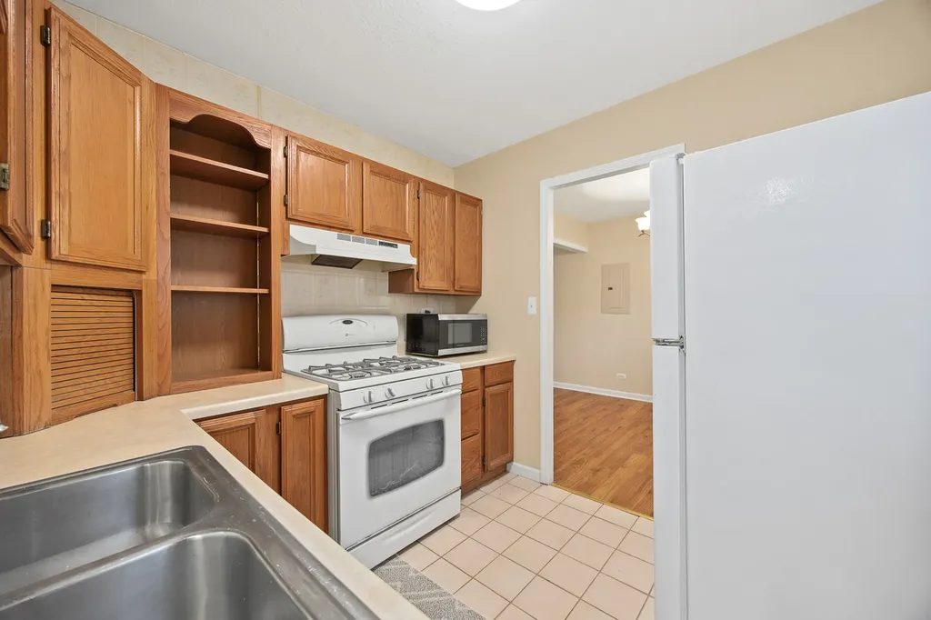 105 Rocklyn Court Bolingbrook IL 60440