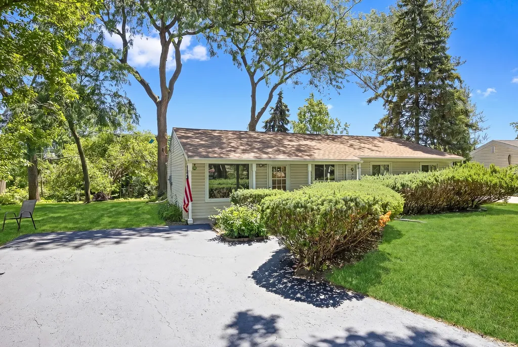 105 Rocklyn Court Bolingbrook IL 60440