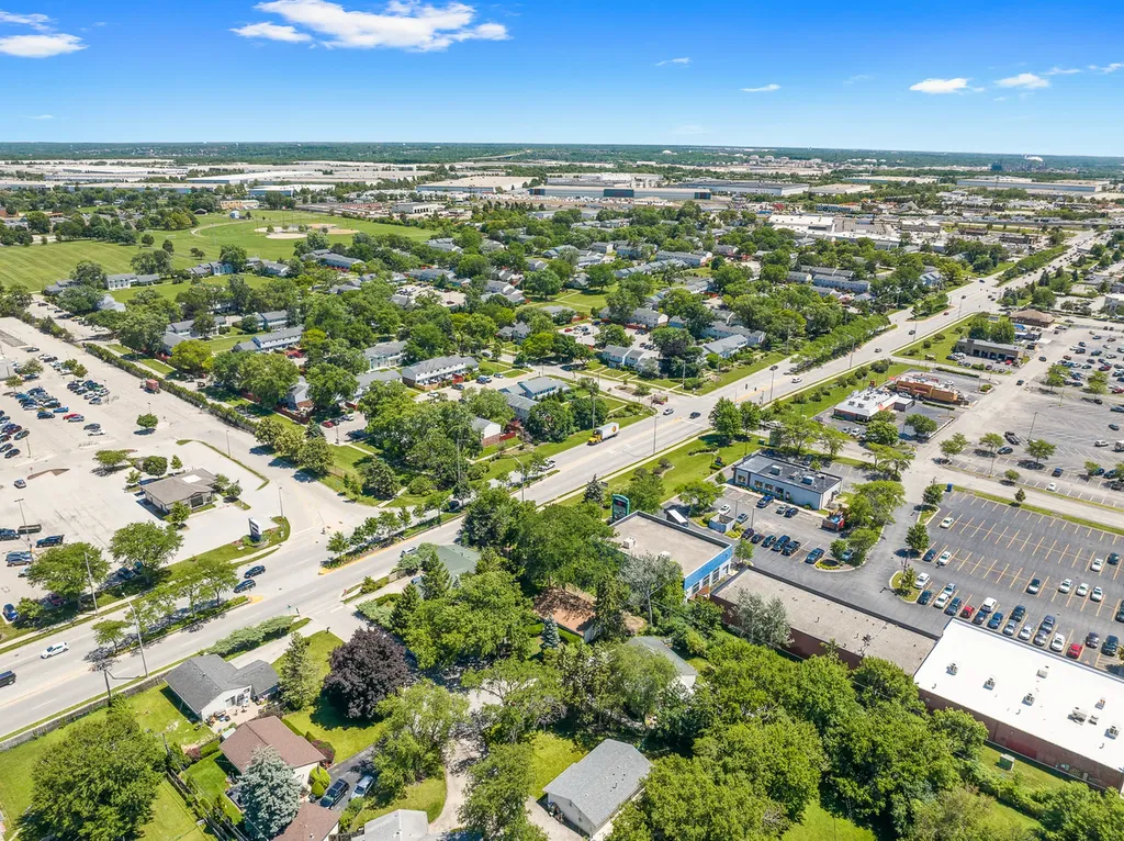105 Rocklyn Court Bolingbrook IL 60440