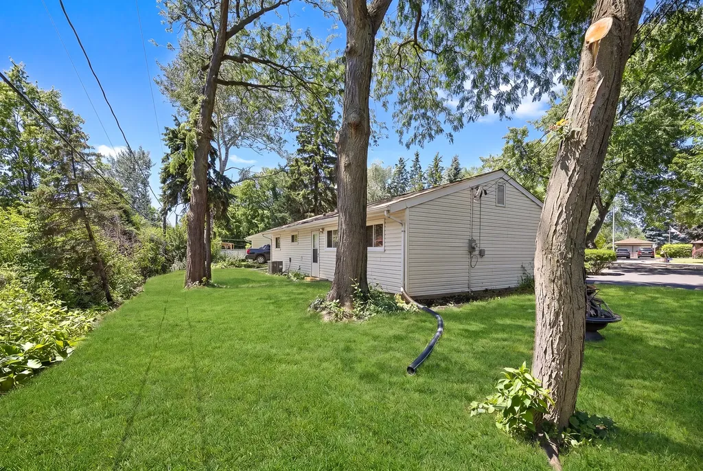 105 Rocklyn Court Bolingbrook IL 60440