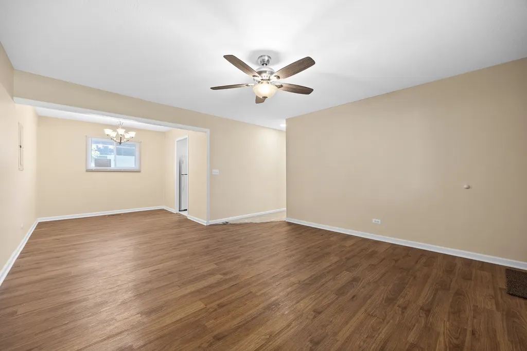 105 Rocklyn Court Bolingbrook IL 60440
