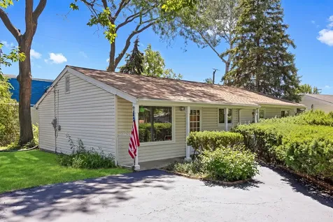 105 Rocklyn Court Bolingbrook IL 60440