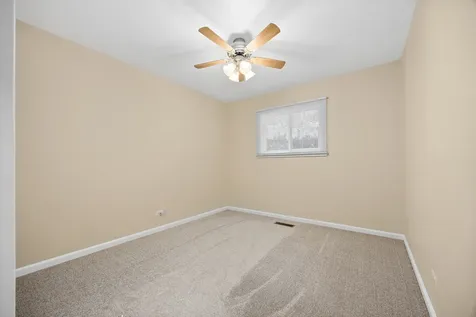 105 Rocklyn Court Bolingbrook IL 60440