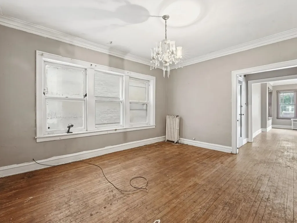 7842 South Constance Avenue Chicago IL 60649