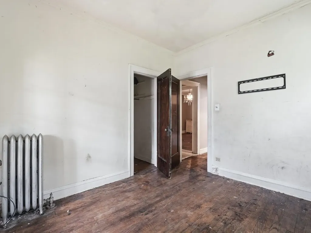 7842 South Constance Avenue Chicago IL 60649