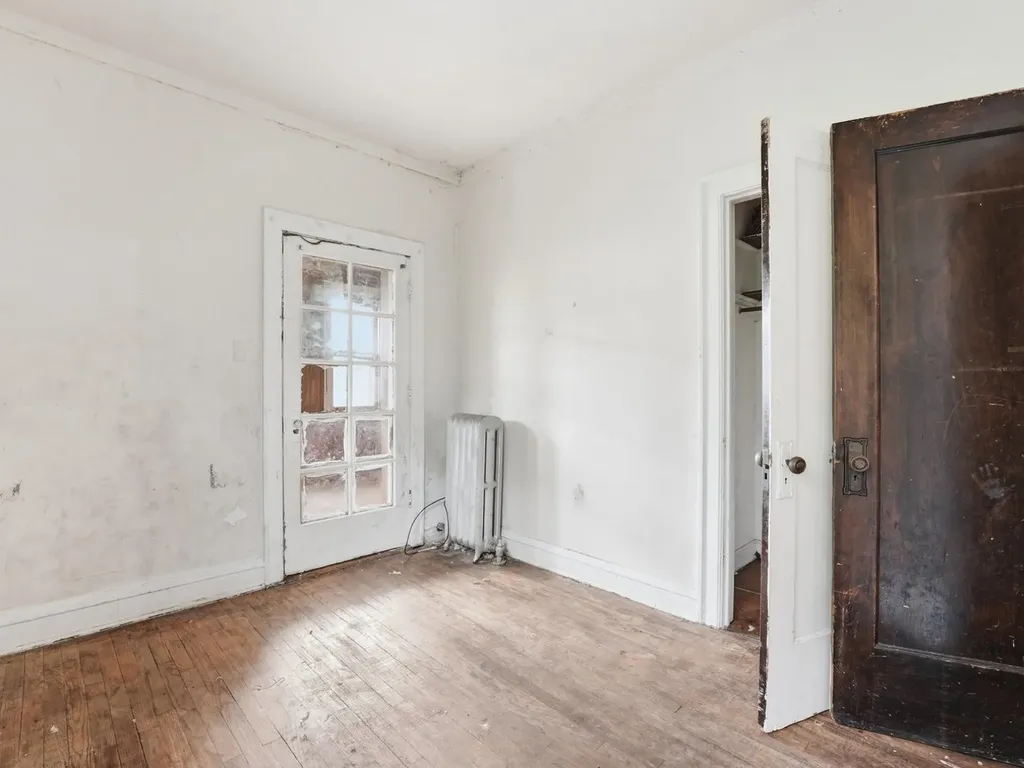 7842 South Constance Avenue Chicago IL 60649