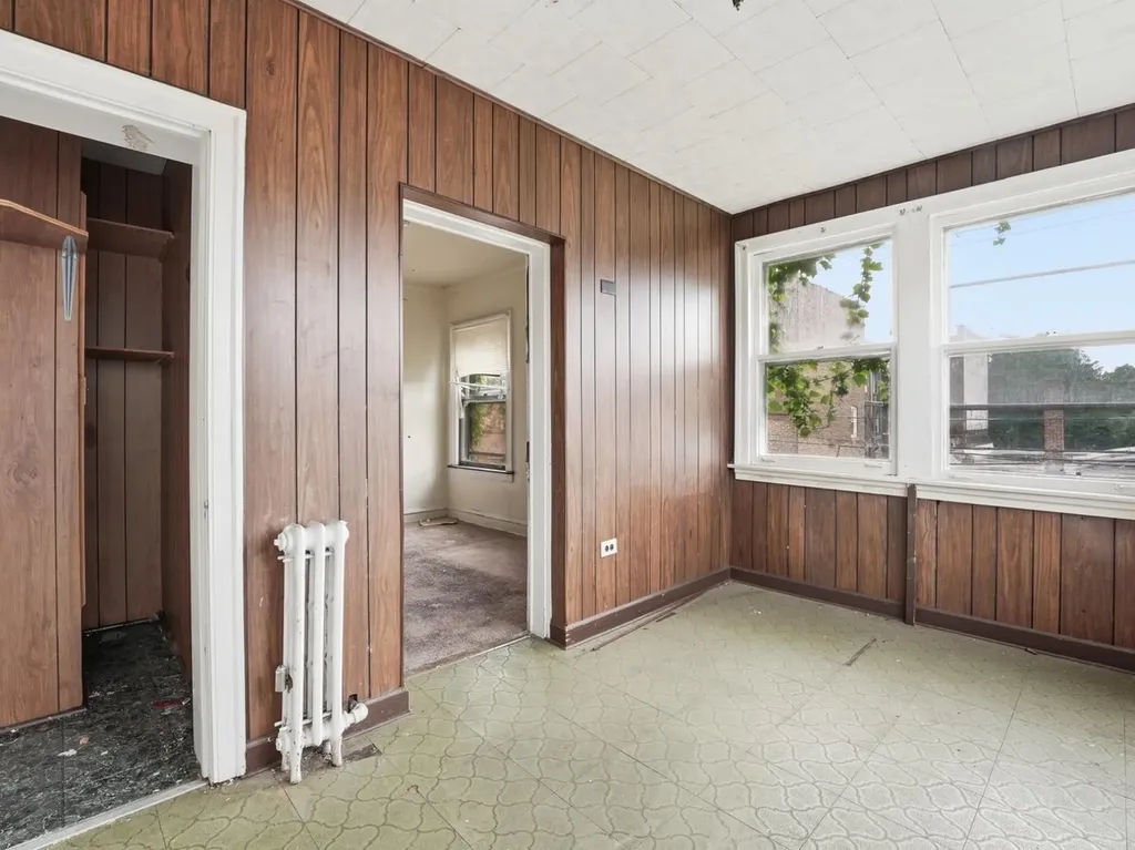 7842 South Constance Avenue Chicago IL 60649