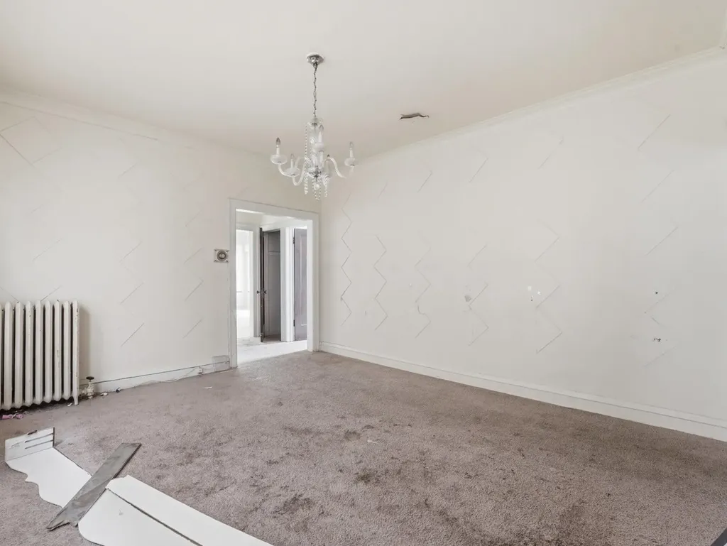 7842 South Constance Avenue Chicago IL 60649