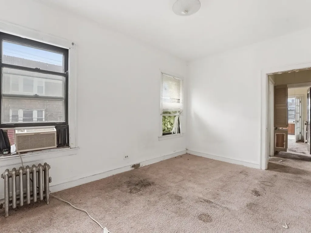 7842 South Constance Avenue Chicago IL 60649