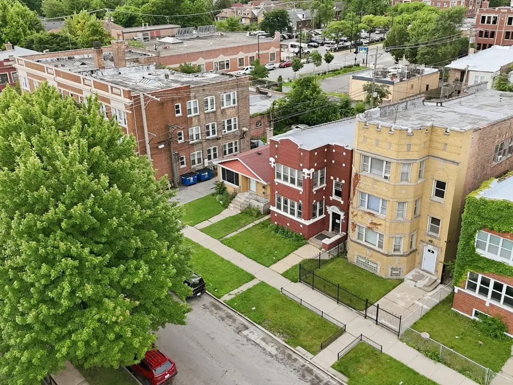 7842 South Constance Avenue Chicago IL 60649