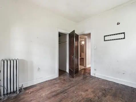 7842 South Constance Avenue Chicago IL 60649