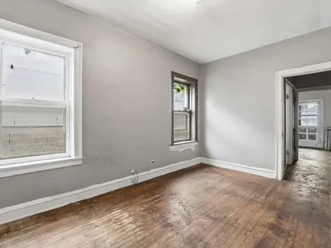 7842 South Constance Avenue Chicago IL 60649
