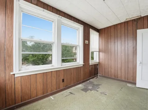 7842 South Constance Avenue Chicago IL 60649