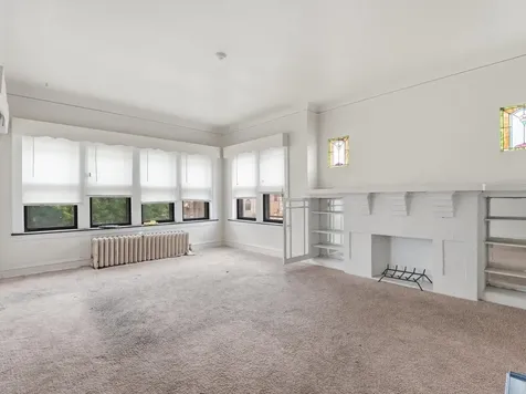 7842 South Constance Avenue Chicago IL 60649