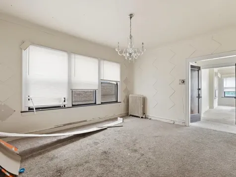 7842 South Constance Avenue Chicago IL 60649