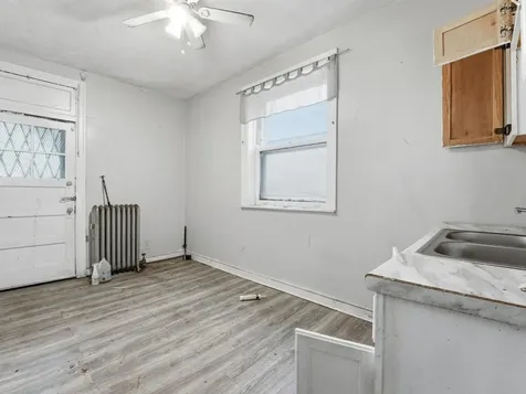 7842 South Constance Avenue Chicago IL 60649