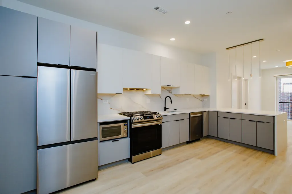 3821 North Ashland Avenue Chicago IL 60613