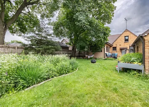 725 Augusta Avenue Elgin IL 60120