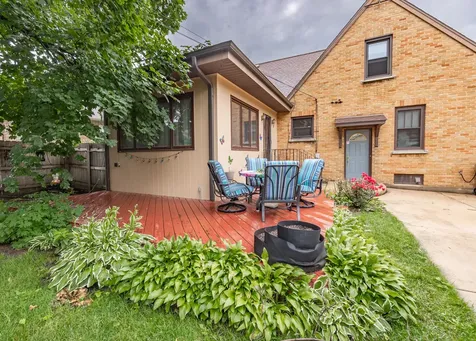 725 Augusta Avenue Elgin IL 60120