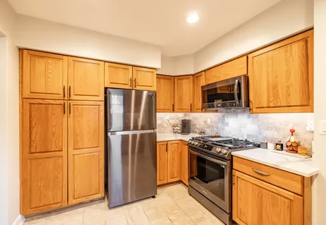 725 Augusta Avenue Elgin IL 60120