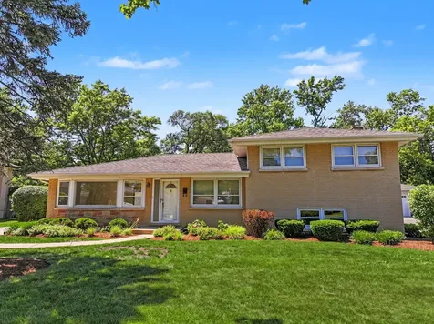 332 Crescent Drive Glenview IL 60025