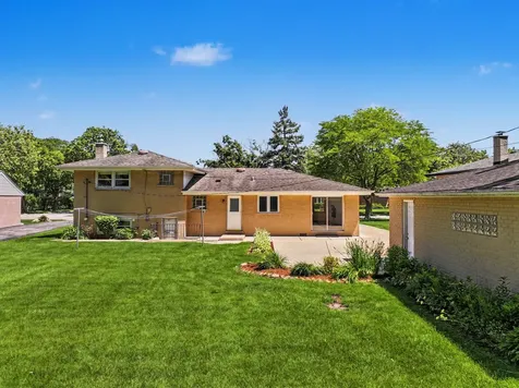 332 Crescent Drive Glenview IL 60025